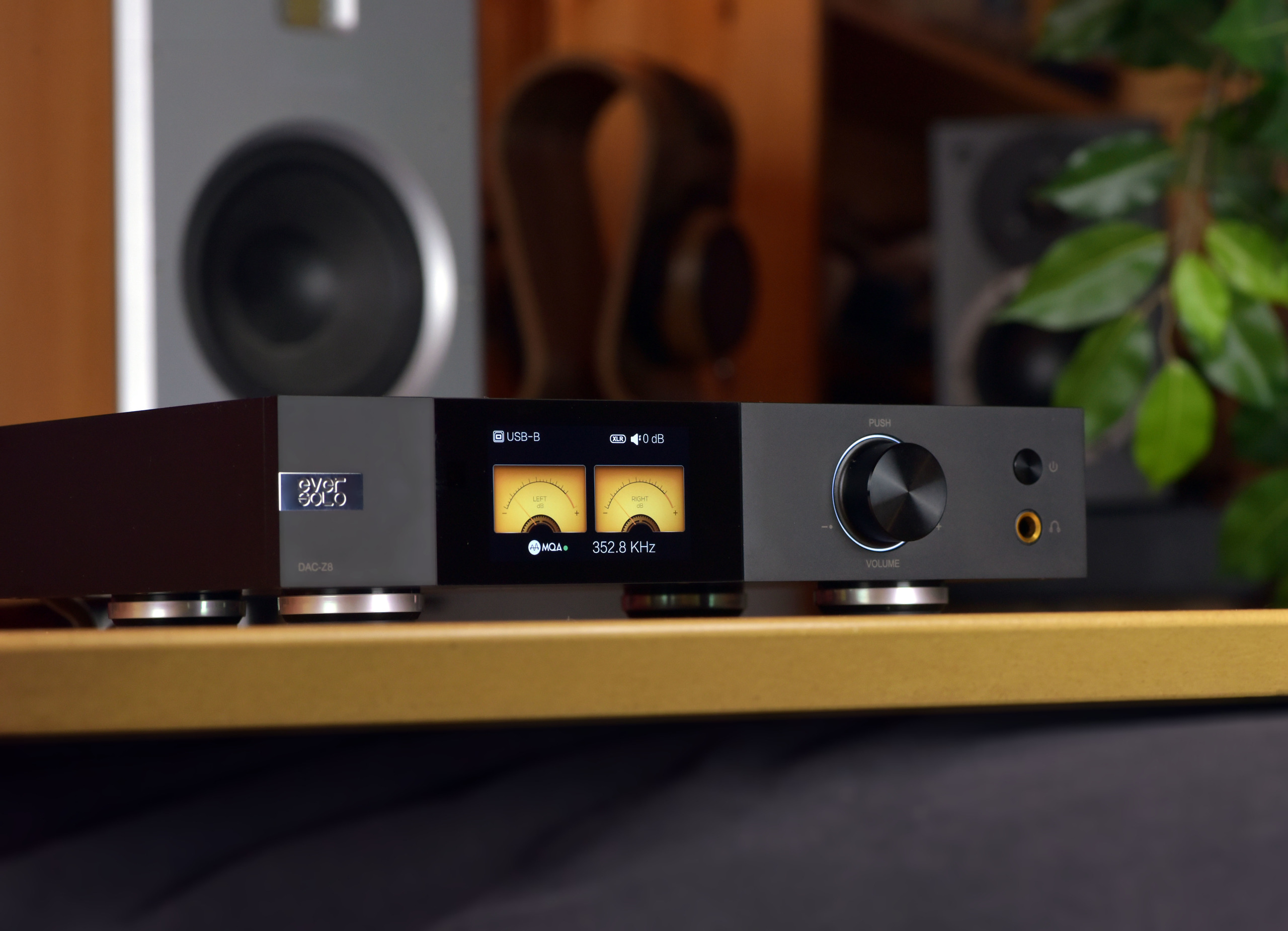 Eversolo DAC-Z8 d/a converter with head-fi output and MQA decoding